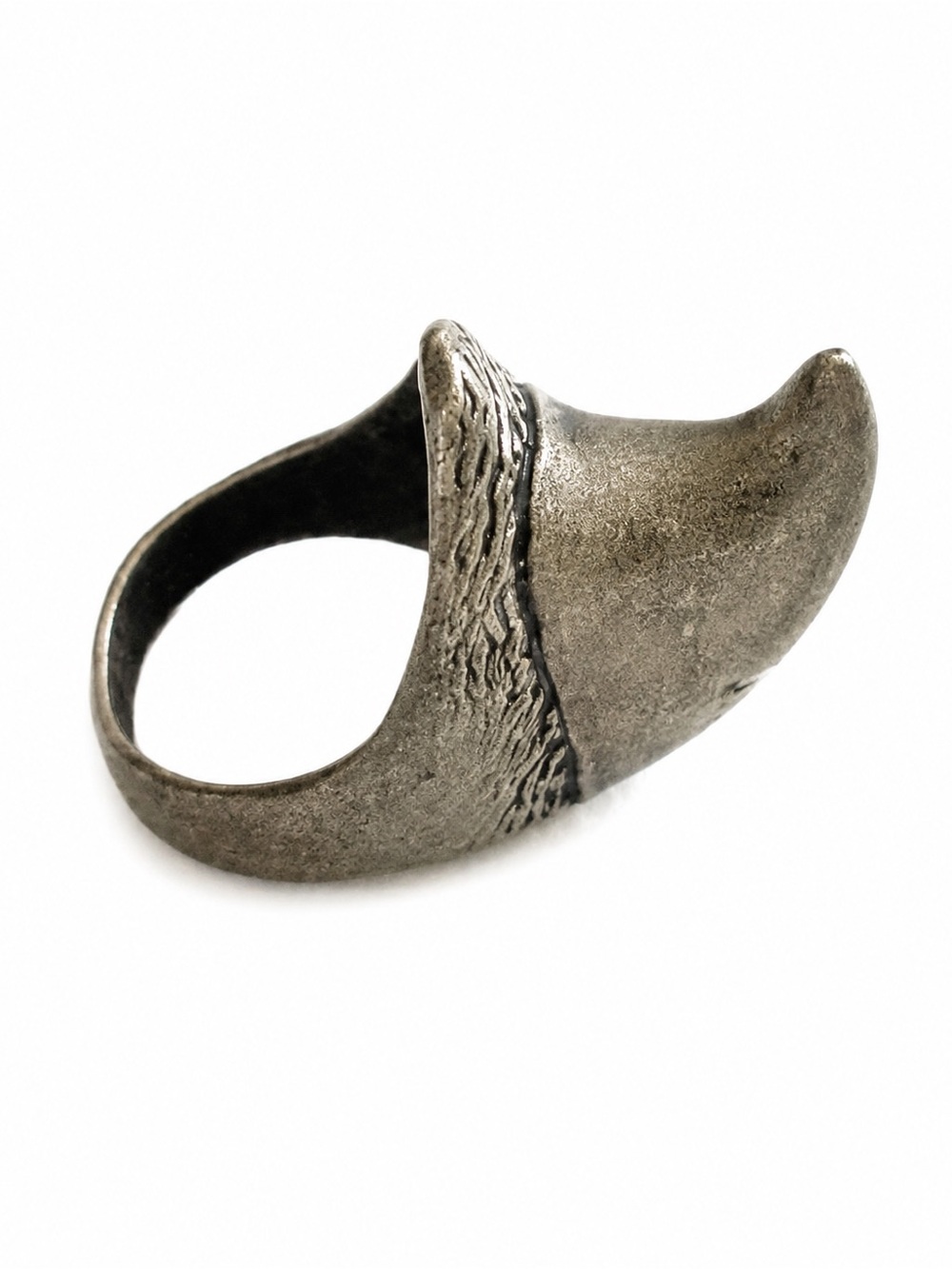 Large Unique Vintage Pewter Claw Horn Shaped Ring 11
